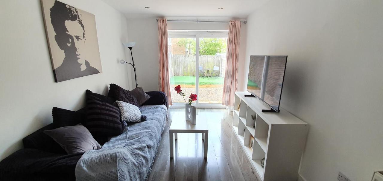 Trendy, Modern Garden Posh Peckham Apartment 伦敦 外观 照片