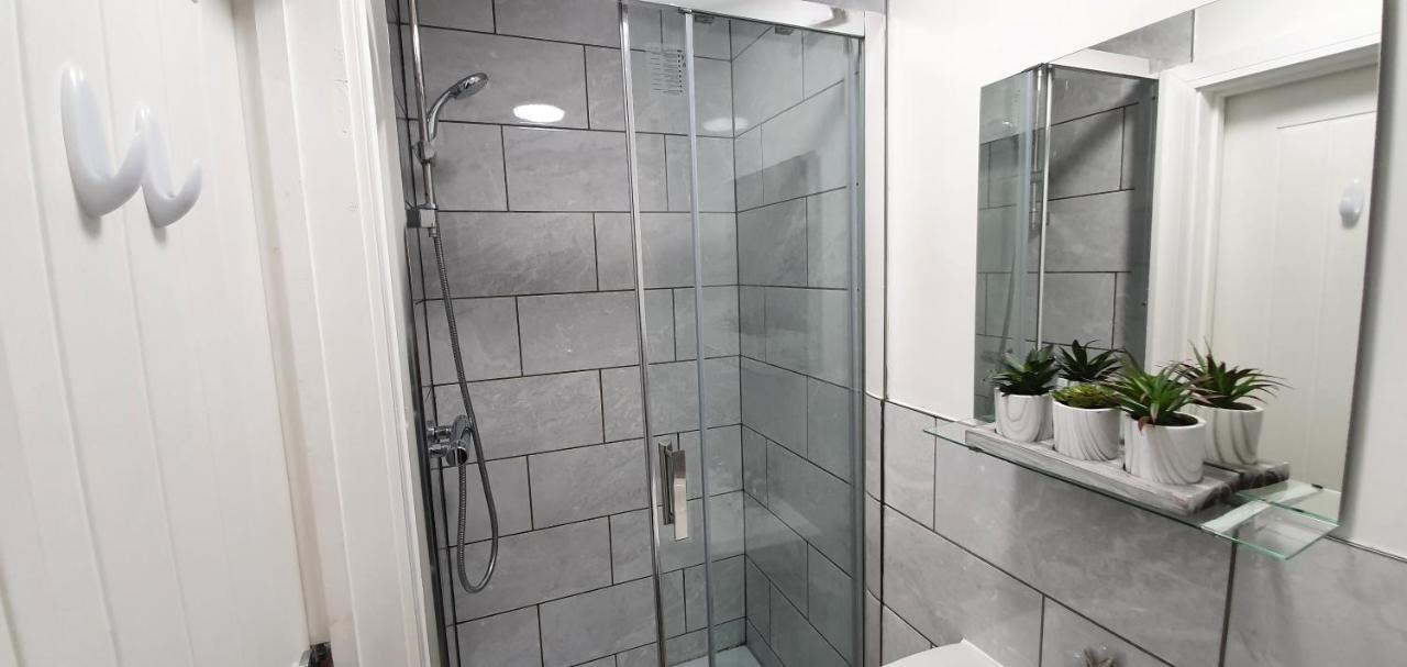 Trendy, Modern Garden Posh Peckham Apartment 伦敦 外观 照片